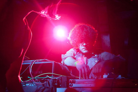 neon_indian